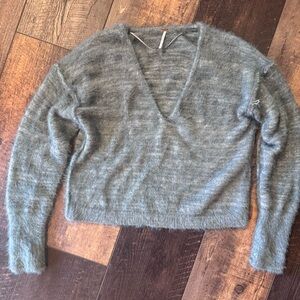 Free People Fuzzy Gray V-Neck Sweater Size Large